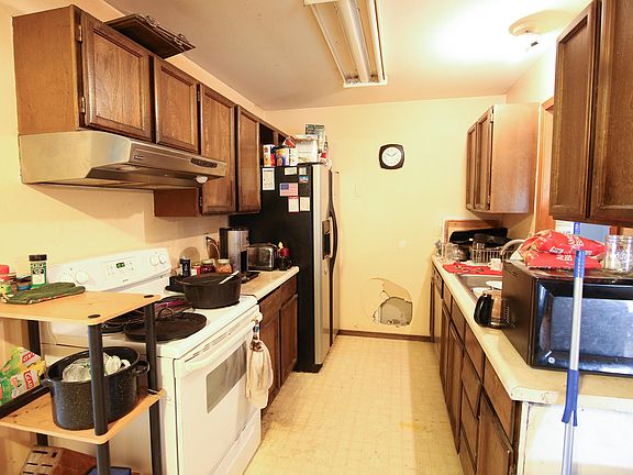 4th image of 1733 N Heights Way