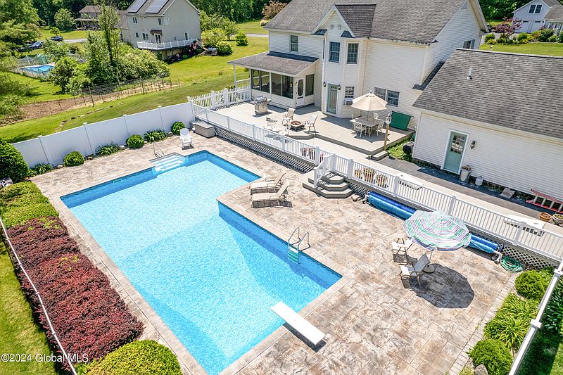 4th image of 23 Stonehurst Drive