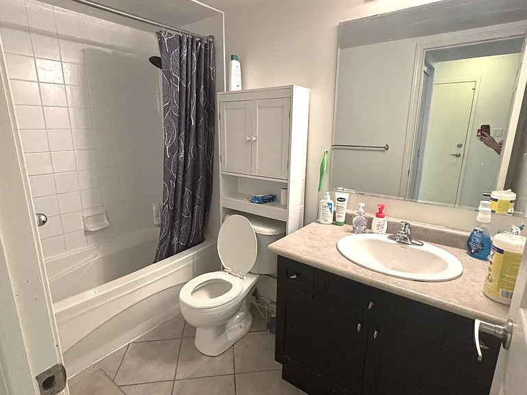 764 Neighbourhood Cir #4 — Photo 14