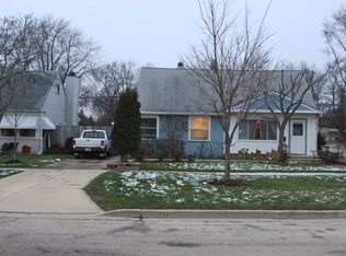 417 Dayton Ave, West Chicago, IL 60185