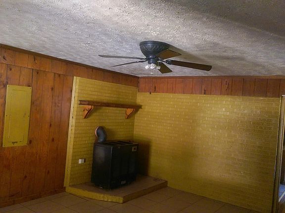 Stove heater will not be available, Tenants to provide heating and a/c to den area.