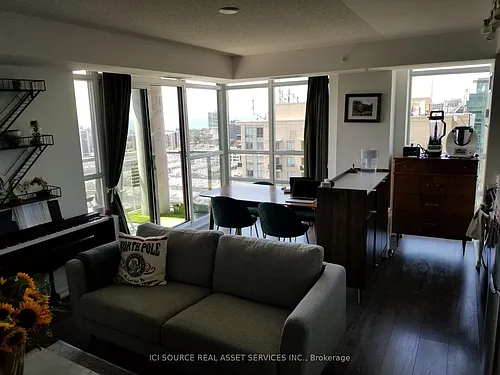 68 Abell St Photo 1