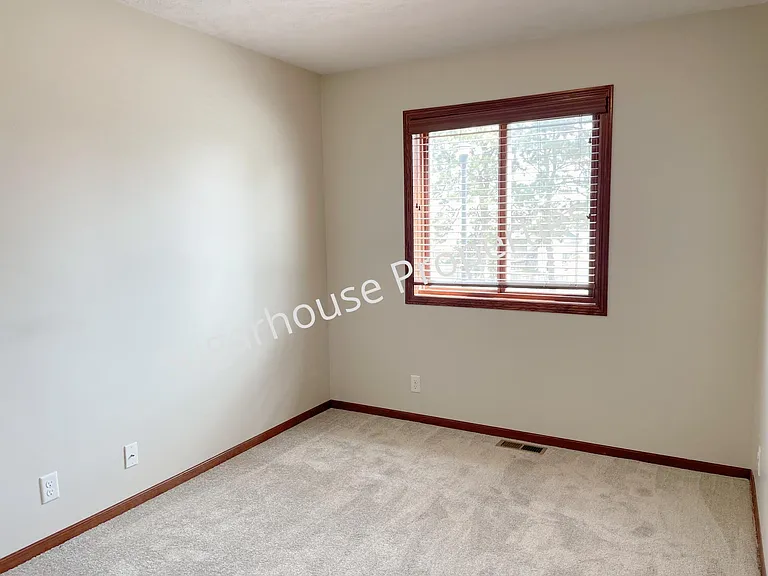 1711 SW 27th St — Photo 16