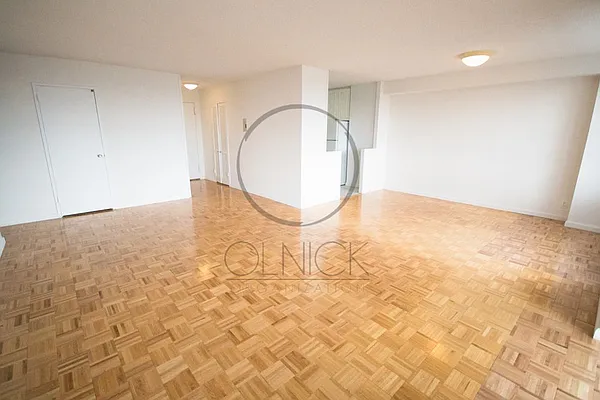 Rented by Olnick Organization | media 24