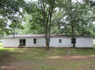 5582 Laraway Dr, Pullman, MI 49450