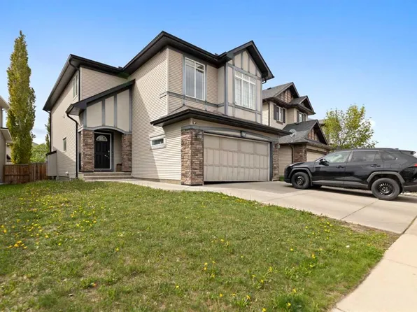 34 Brightoncrest Cmn SE, Calgary, AB T2Z 0N8