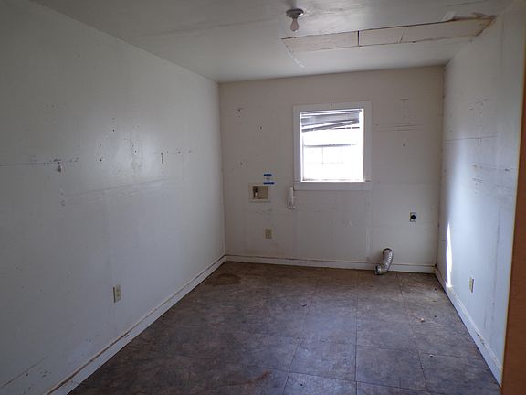2nd image of 2819 Colgate St