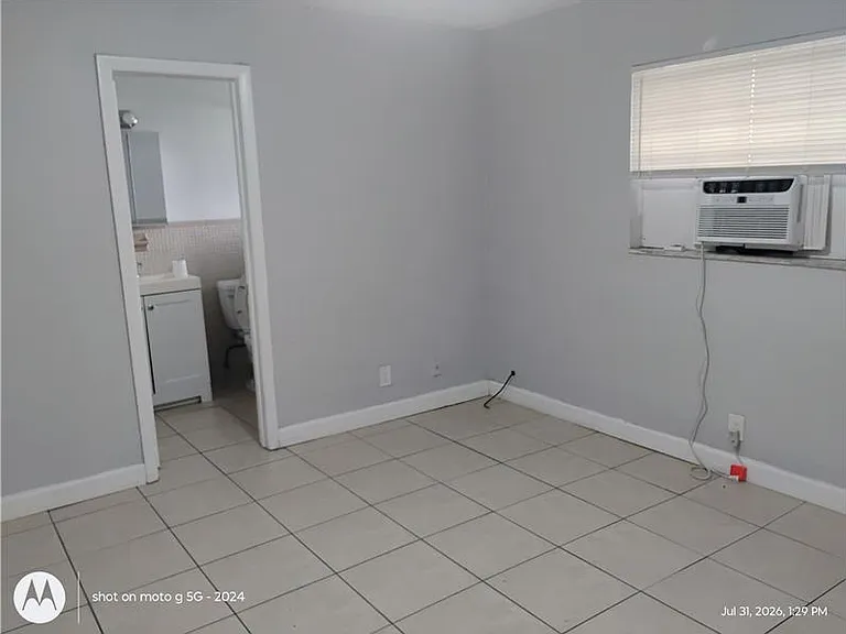 26 SW 6th St #2 — Photo 14