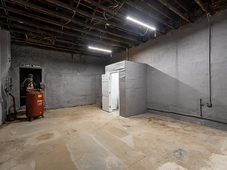1160 Homestead St #1 — Photo 32