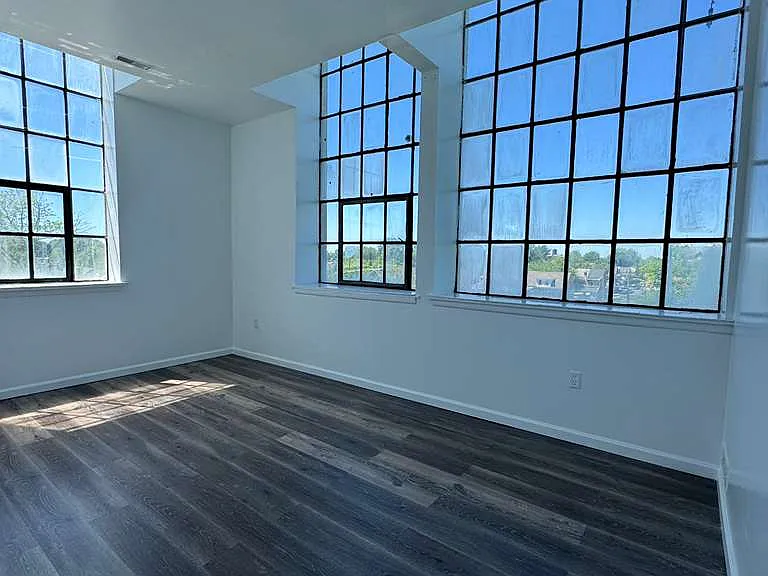 505 Grand St #3N — Photo 2