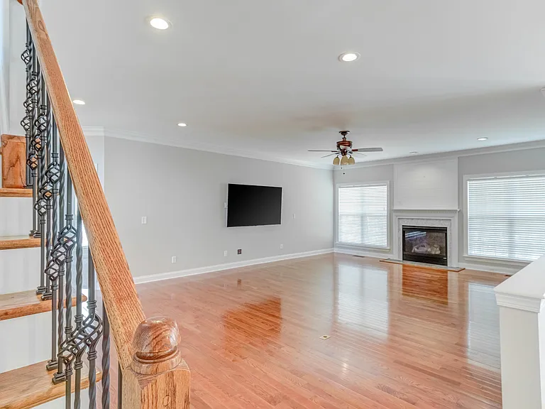 2041 Jadewood Dr — Photo 18
