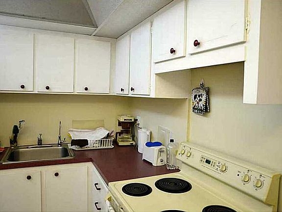 2nd image of 17001 NE 13th Ave APT 214