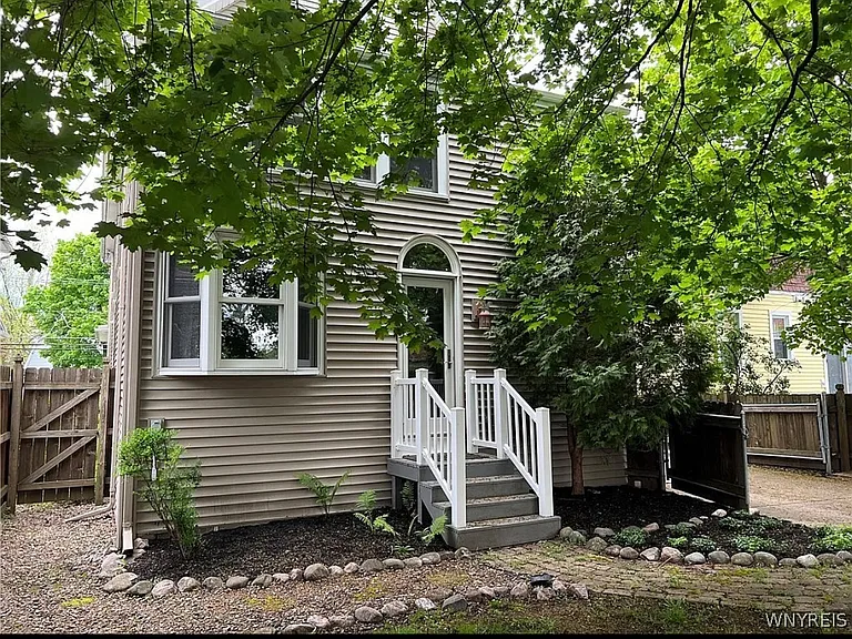 151 Eagle St — Photo 27