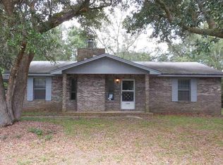 5532 Pine Ridge Dr, Milton, FL 32570