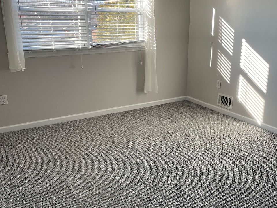 2nd image of 147 Vineland Ave