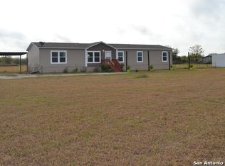 776 County Road 6725, Devine, TX 78016