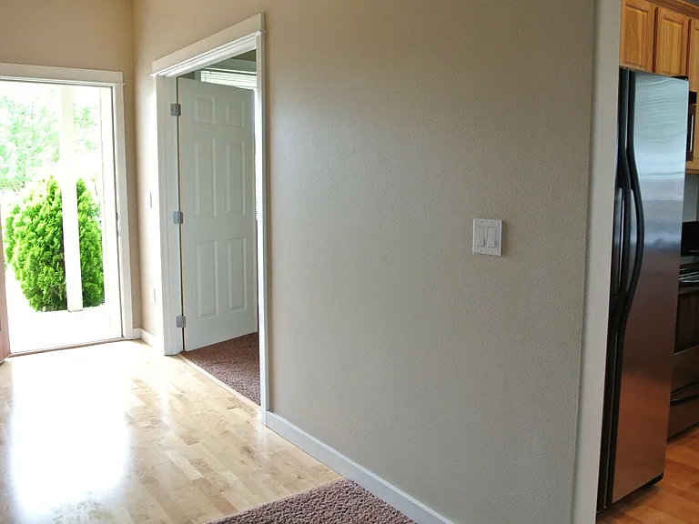 699 Trinity St NE — Photo 4