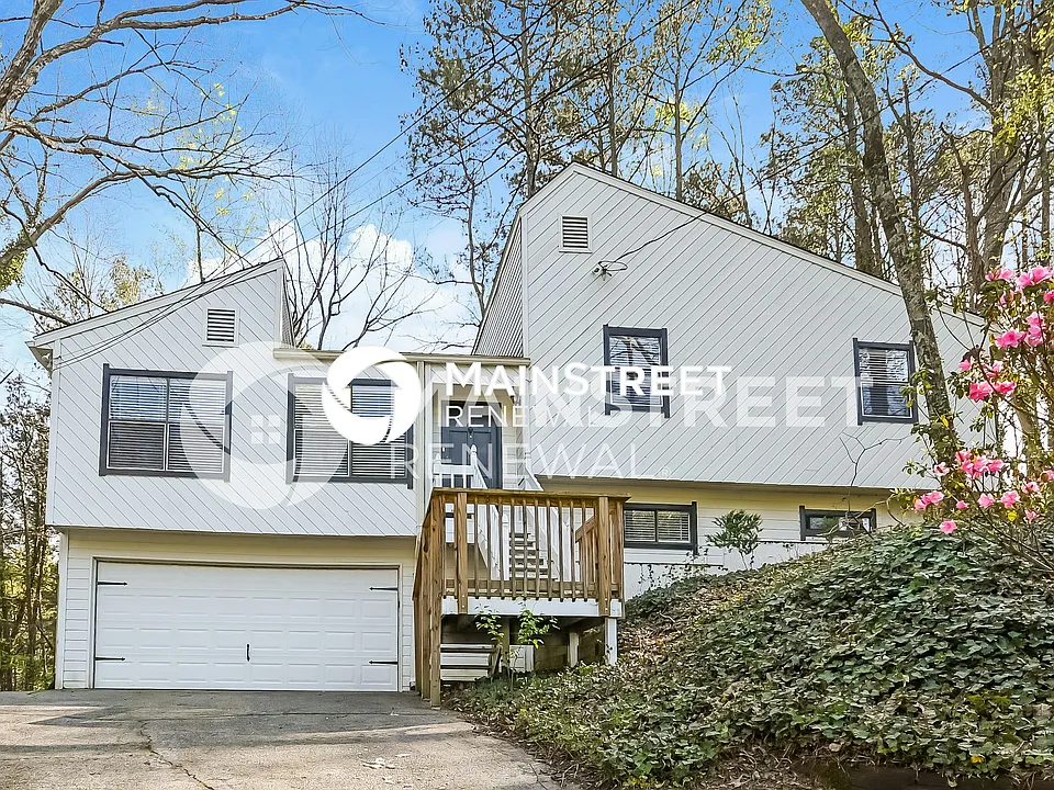 358 Shalloway Dr NE