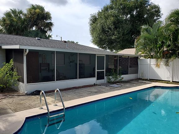 2nd image of 546 20th Ct