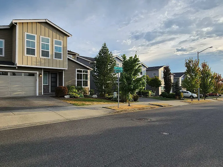 8232 37th Pl NE — Photo 3