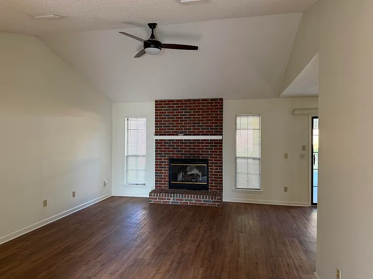 432 Merlin Way — Photo 5