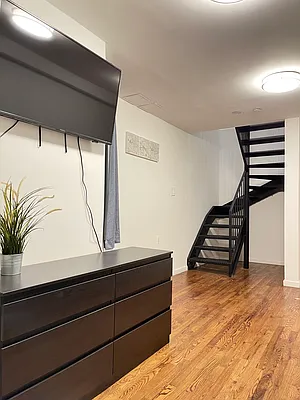 Rented by Avenues Real Estate | media 30