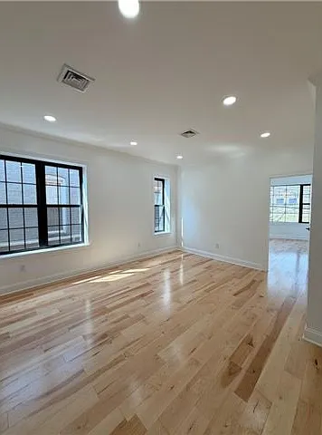 550 Jamaica Ave — Photo 2