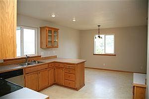 5th image of 315 Scotland Dr