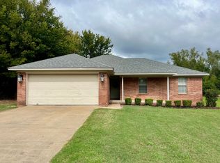 2760 Longbow Ln, Conway, AR 72034