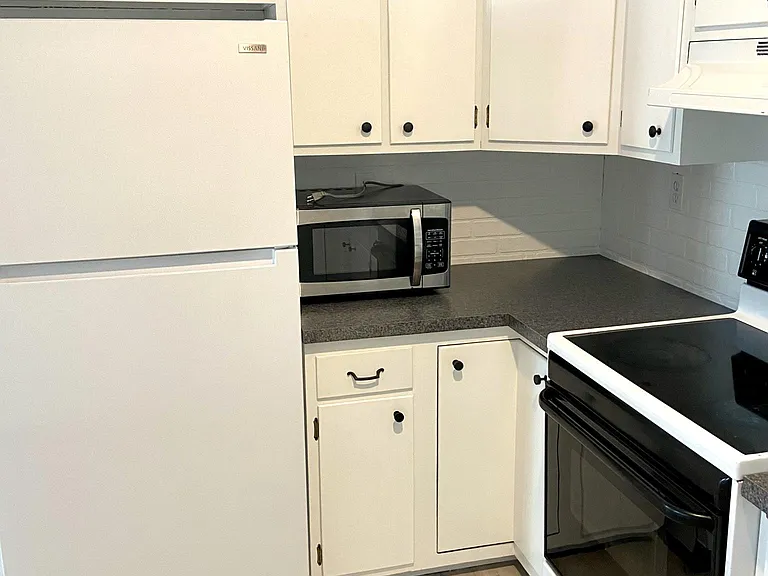 518 Main St #1 — Photo 5