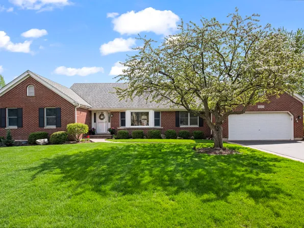 3551 Lakeview Dr, Algonquin, IL 60102