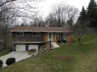 4037 Valleyvue Dr, Gibsonia, PA 15044