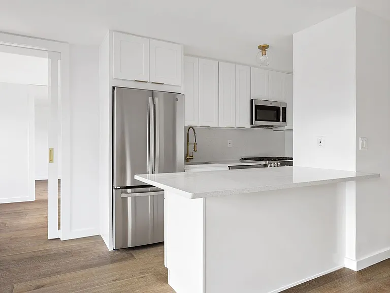 7 E 14th St #17RS — Photo 3