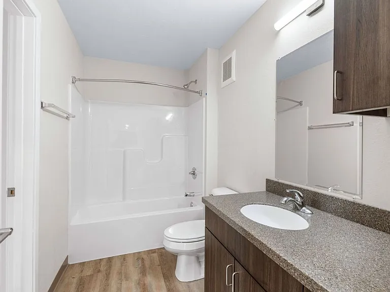 352 Deschane Ave — Photo 6