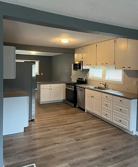 1115 Curtis St — Photo 6