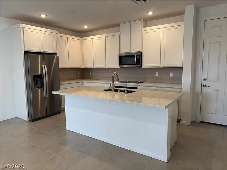 208 Vanhoy Ave — Photo 6