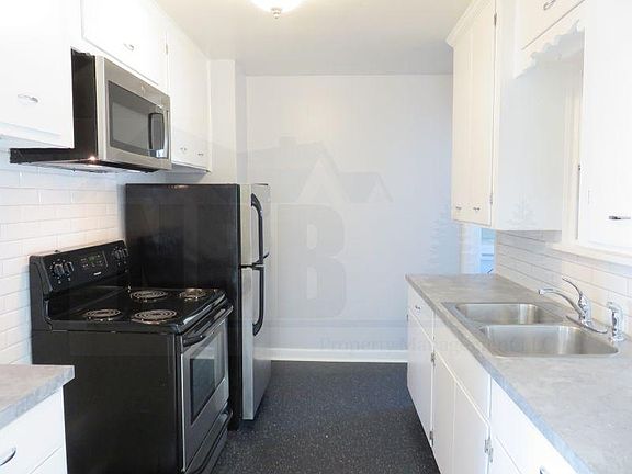4th image of 6321 Yakima Ave