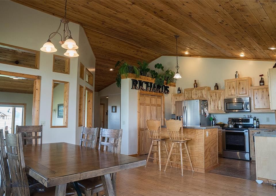 2nd image of 47 Rainbow Loop Dr