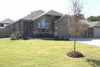 2nd image of 1908 Fairmount Park Dr