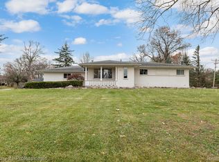 309 Hiram St, Lake Orion, MI