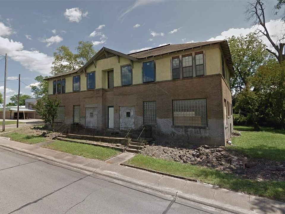 1st image of 719 Veterans Memorial Dr