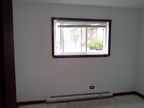 3rd image of 4037 Bonhill Dr APT 1A