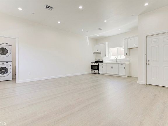 3rd image of 2-7044 Greeley St