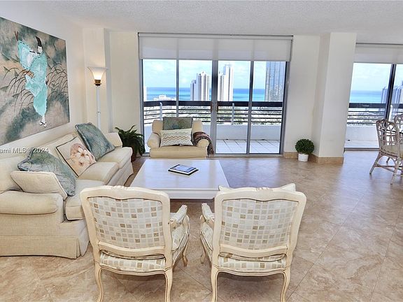 2nd image of 19195 NE 36th Ct APT 2810
