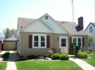 2725 Lincoln Rd, Kenosha, WI 53143