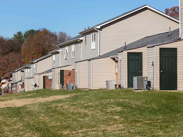 Charlotte NC Apartments For Rent | Arcadian Village
