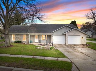 9328 Crystal Spring Dr, Fort Wayne, IN 46804