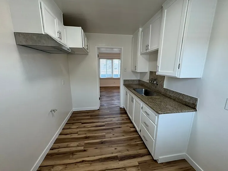 937 Magnolia Ave — Photo 8
