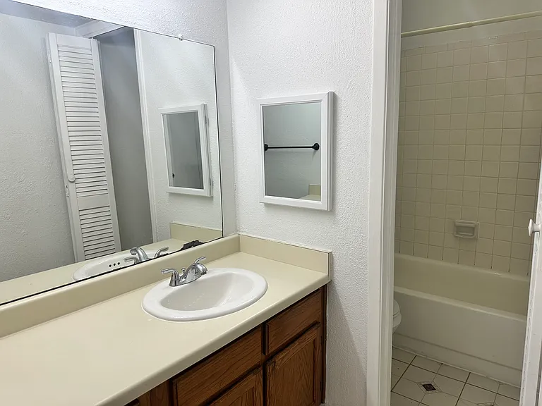 7313 Gulf Fwy #409 — Photo 36