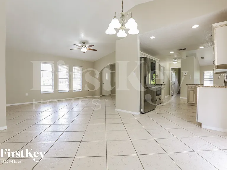 820 Springview Ave NW — Photo 4